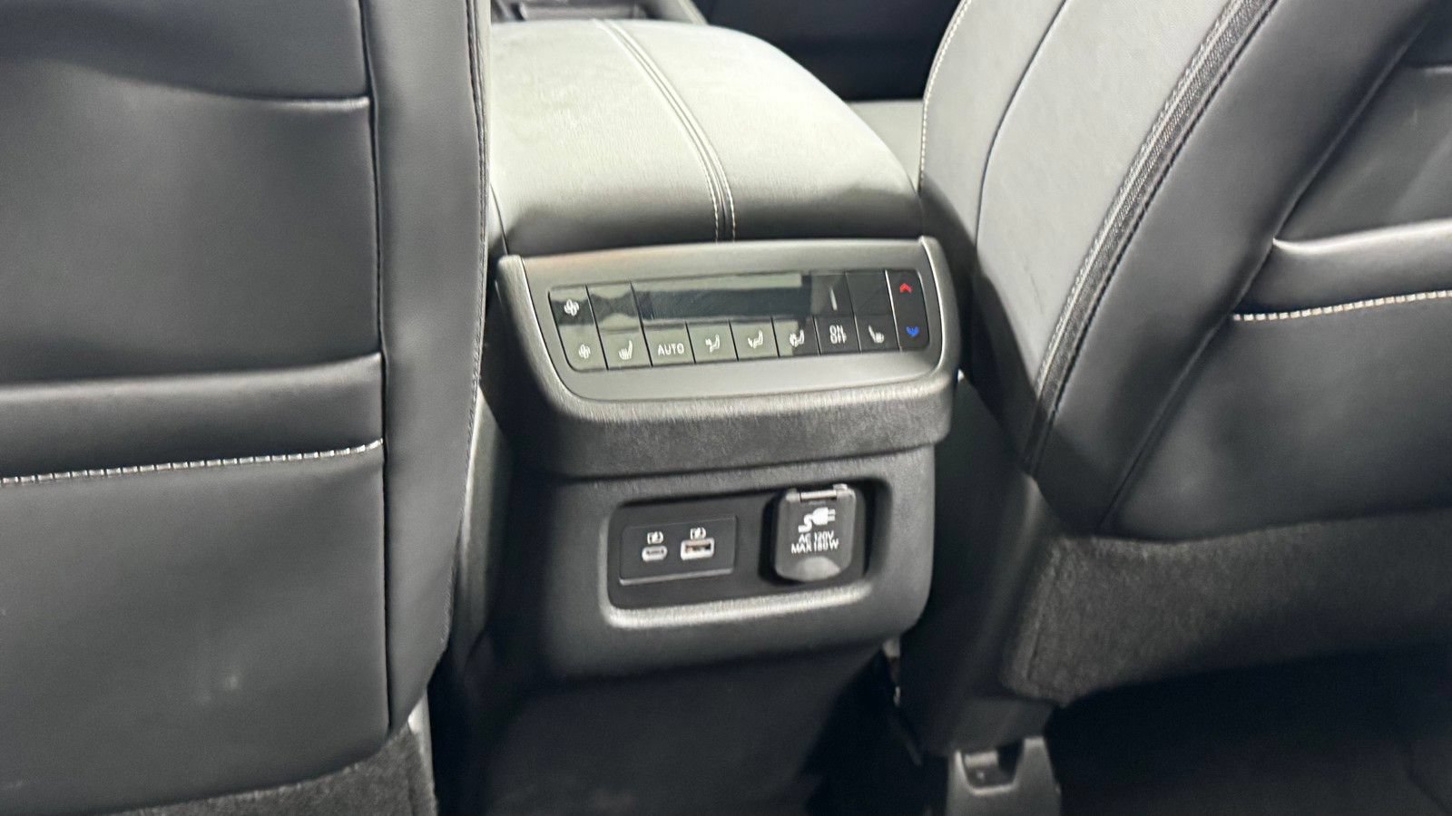 Certified 2025 Nissan Pathfinder Platinum AWD/4WD image 40