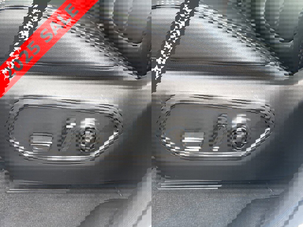 New 2025 Jeep Grand Cherokee L Limited image 23