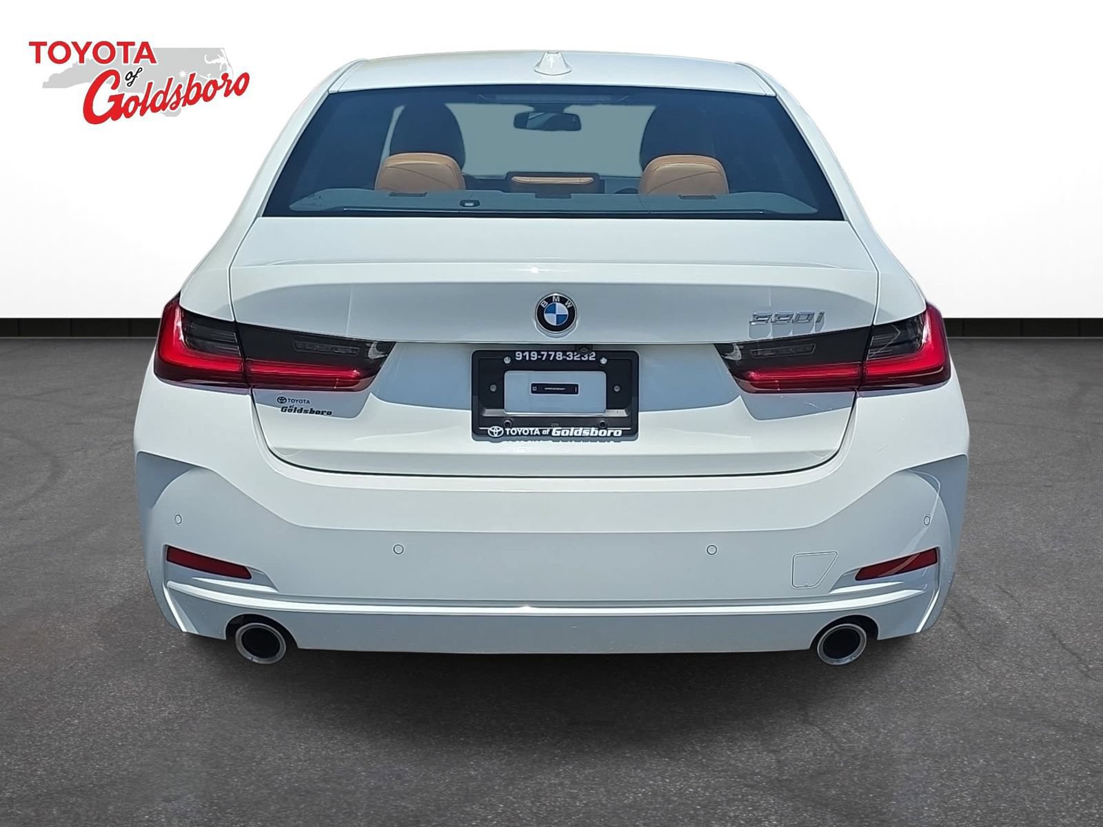 Used 2025 BMW 330i Sedan RWD image 6