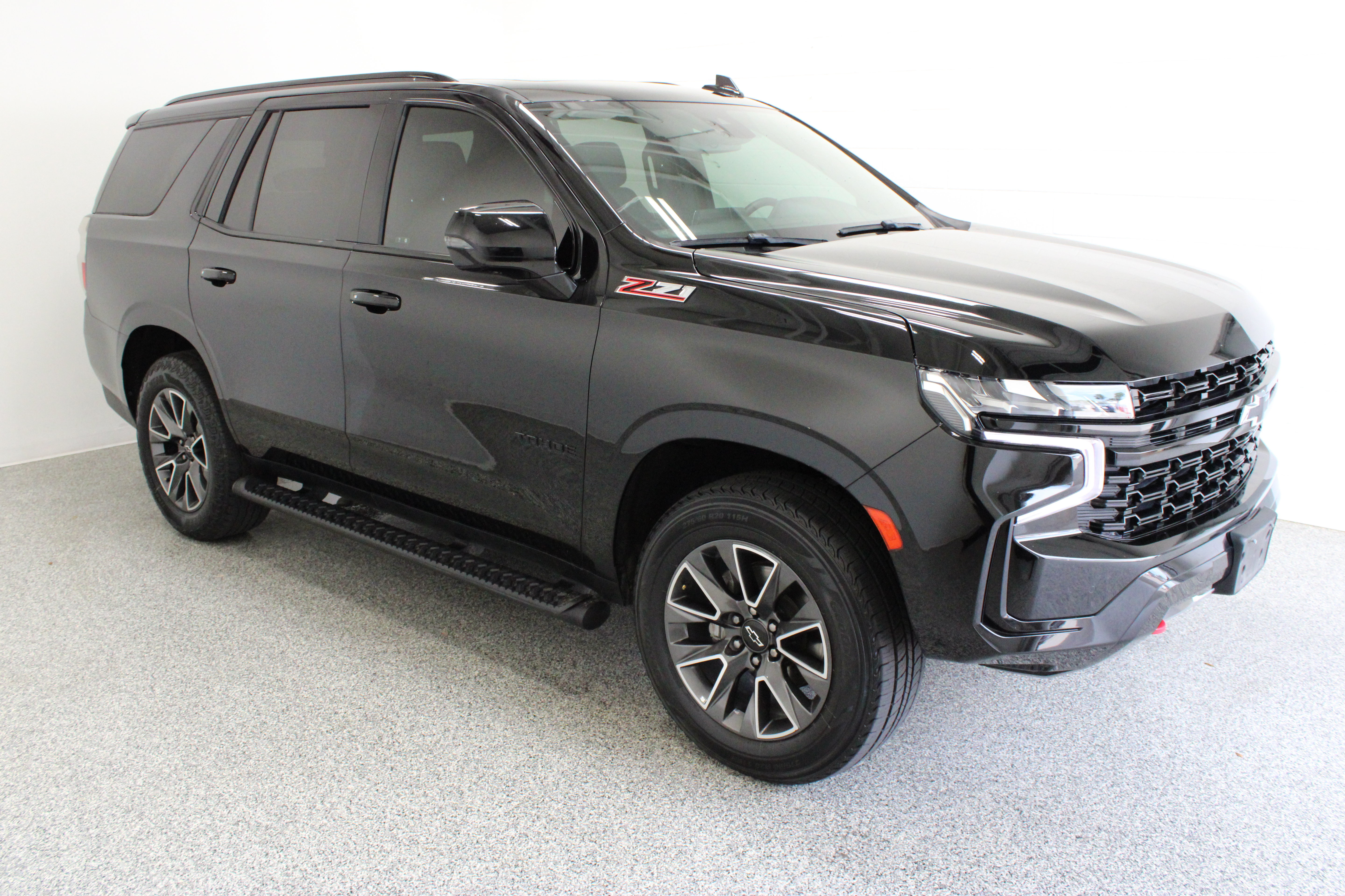 Used 2023 Chevrolet Tahoe Z71 w/ Z71 Off-Road Package AWD/4WD image 4