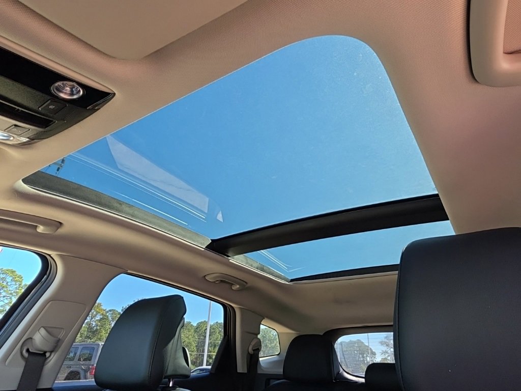 Used 2023 Kia Sportage SX image 2