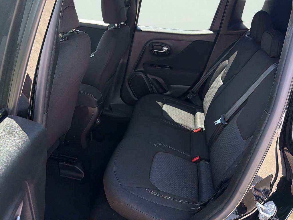 Used 2021 Jeep Renegade Latitude AWD/4WD image 19