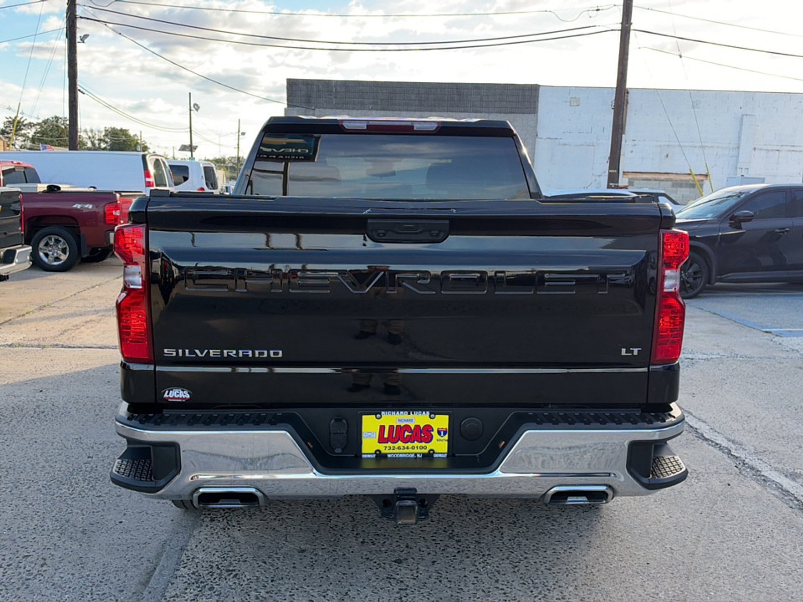 Used 2024 Chevrolet Silverado 1500 LT w/ Z71 Off-Road Package AWD/4WD image 6