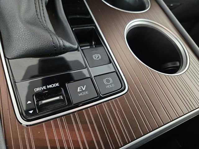 Used 2024 Toyota Sienna XLE image 28