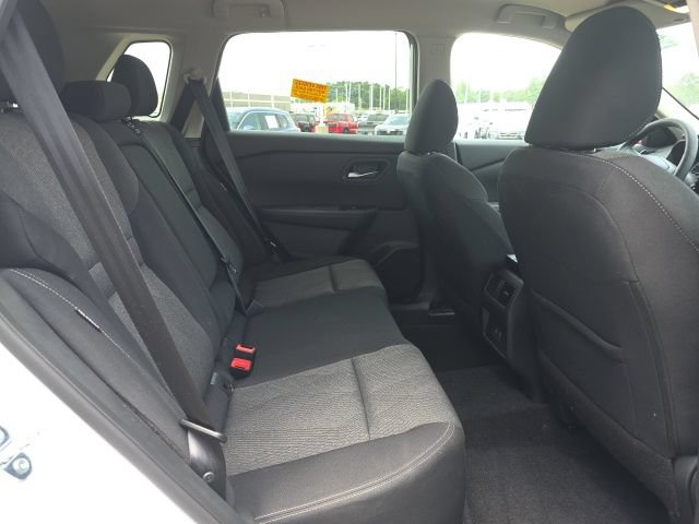 Used 2026 Nissan Rogue SV FWD image 13