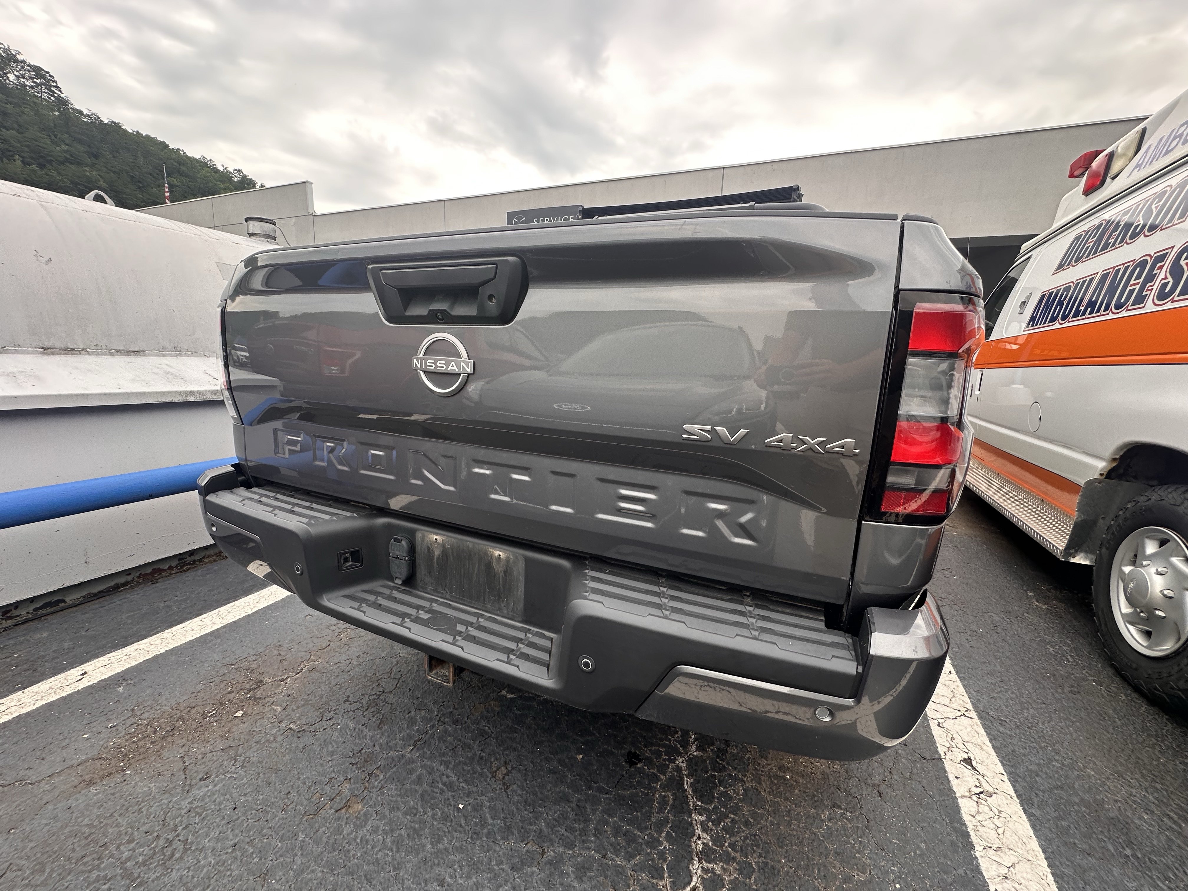 Used 2022 Nissan Frontier SV AWD/4WD image 6