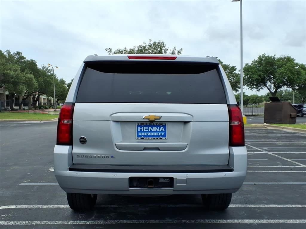 Used 2016 Chevrolet Suburban LS RWD image 6