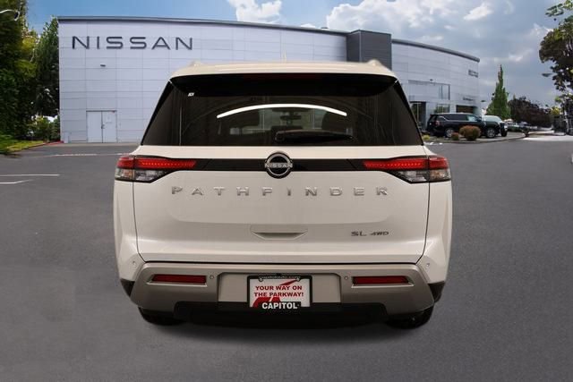 New 2025 Nissan Pathfinder SL image 3