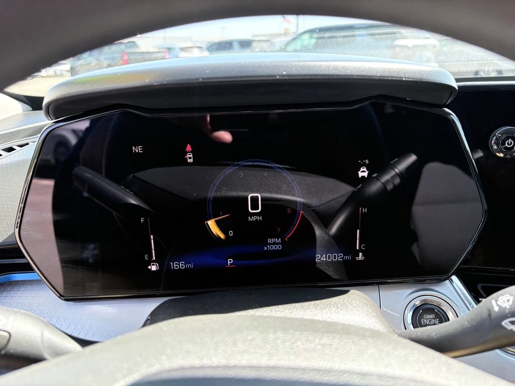 Used 2025 Chevrolet Trax LT FWD image 24
