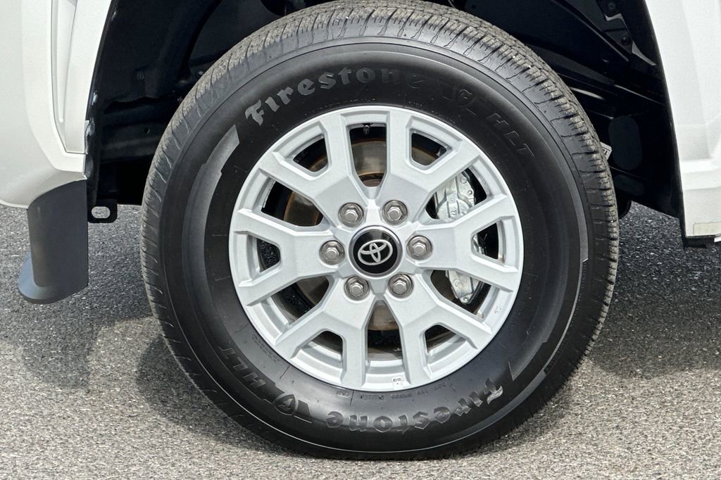 Used 2025 Toyota Tacoma SR5 image 30