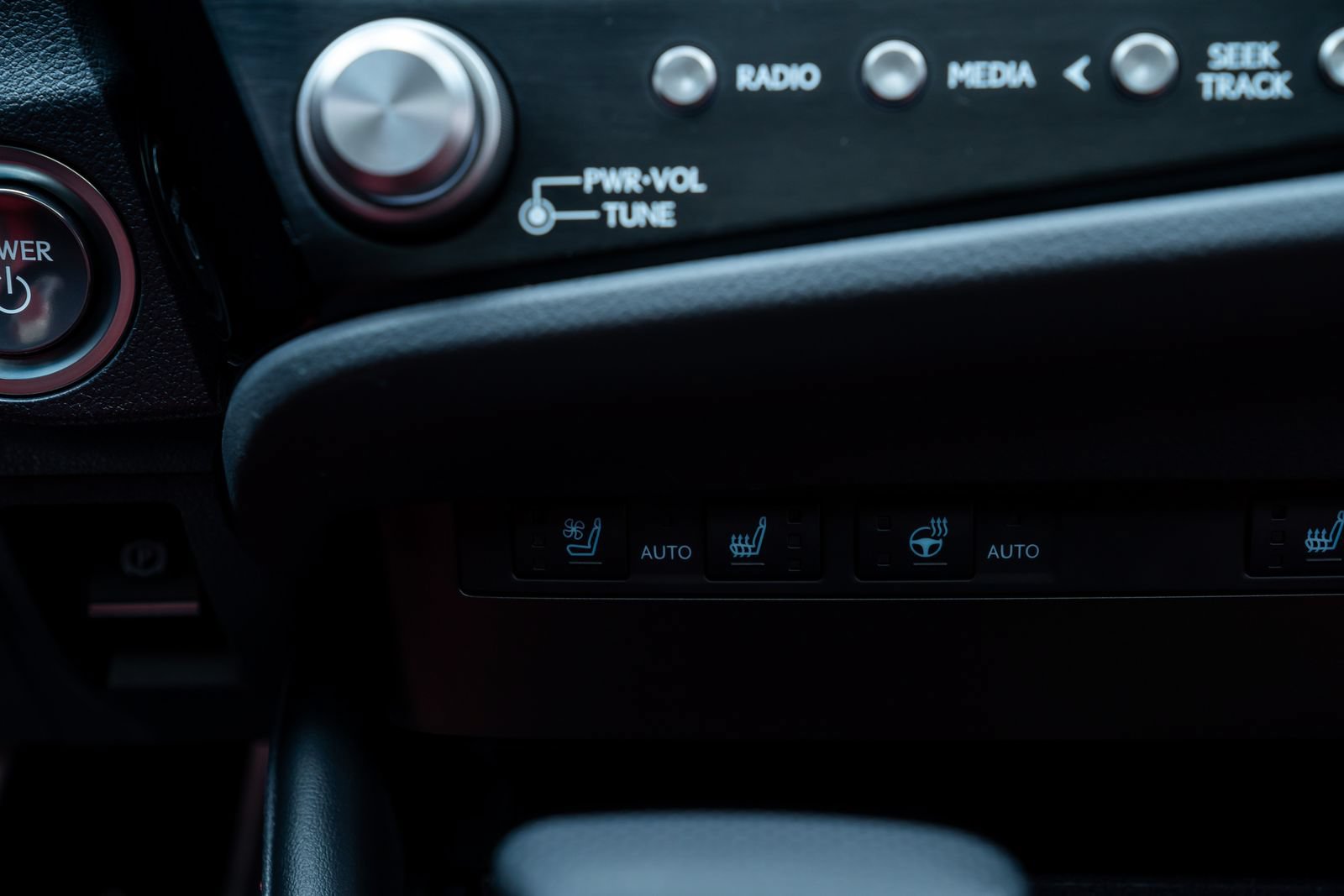 Used 2025 Lexus ES 300h FWD image 13