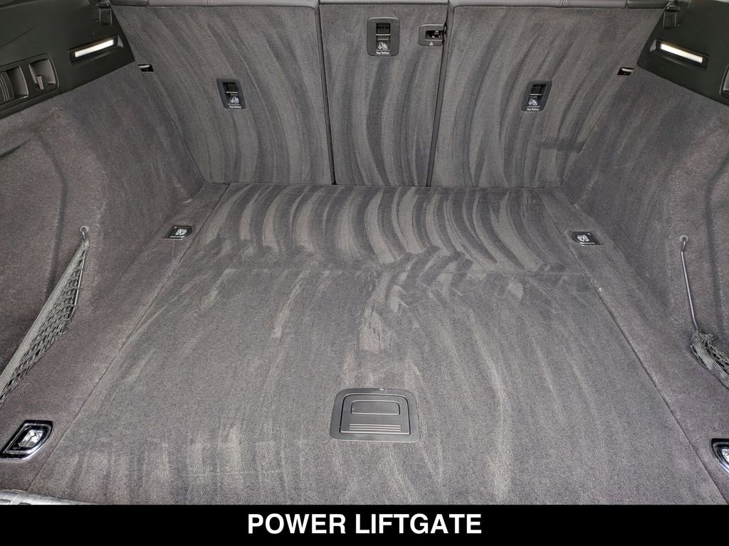 Used 2022 Audi e-tron Premium Plus w/ Premium Plus Package image 5