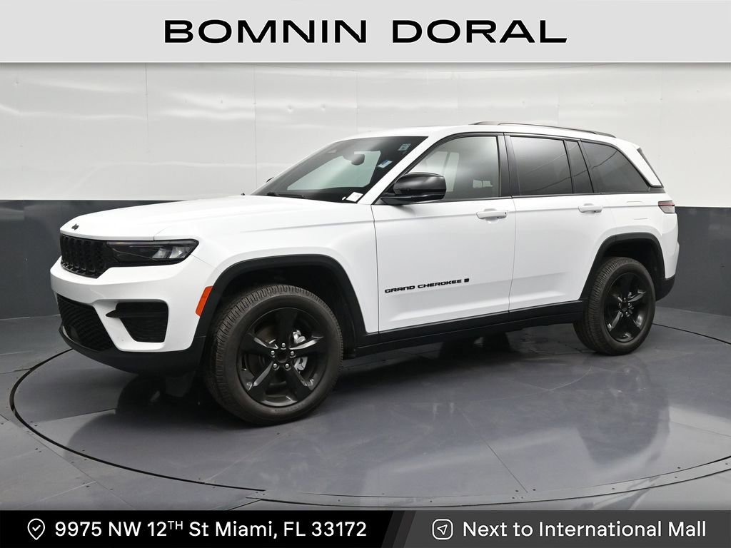 Used 2022 Jeep Grand Cherokee Altitude RWD image 1