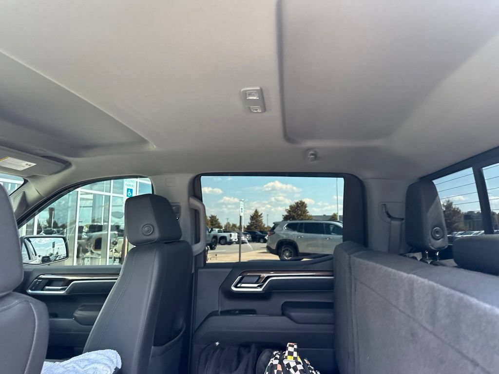 Used 2026 Chevrolet Silverado 1500 LT w/ Leather Package AWD/4WD image 11