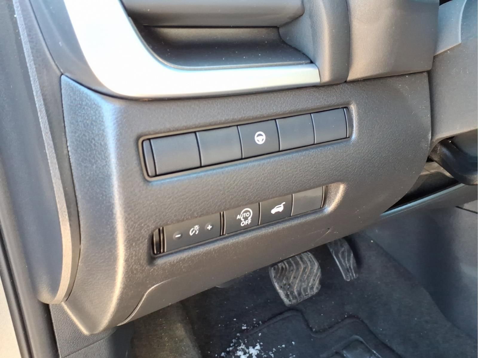 Used 2024 Nissan Rogue SV image 16