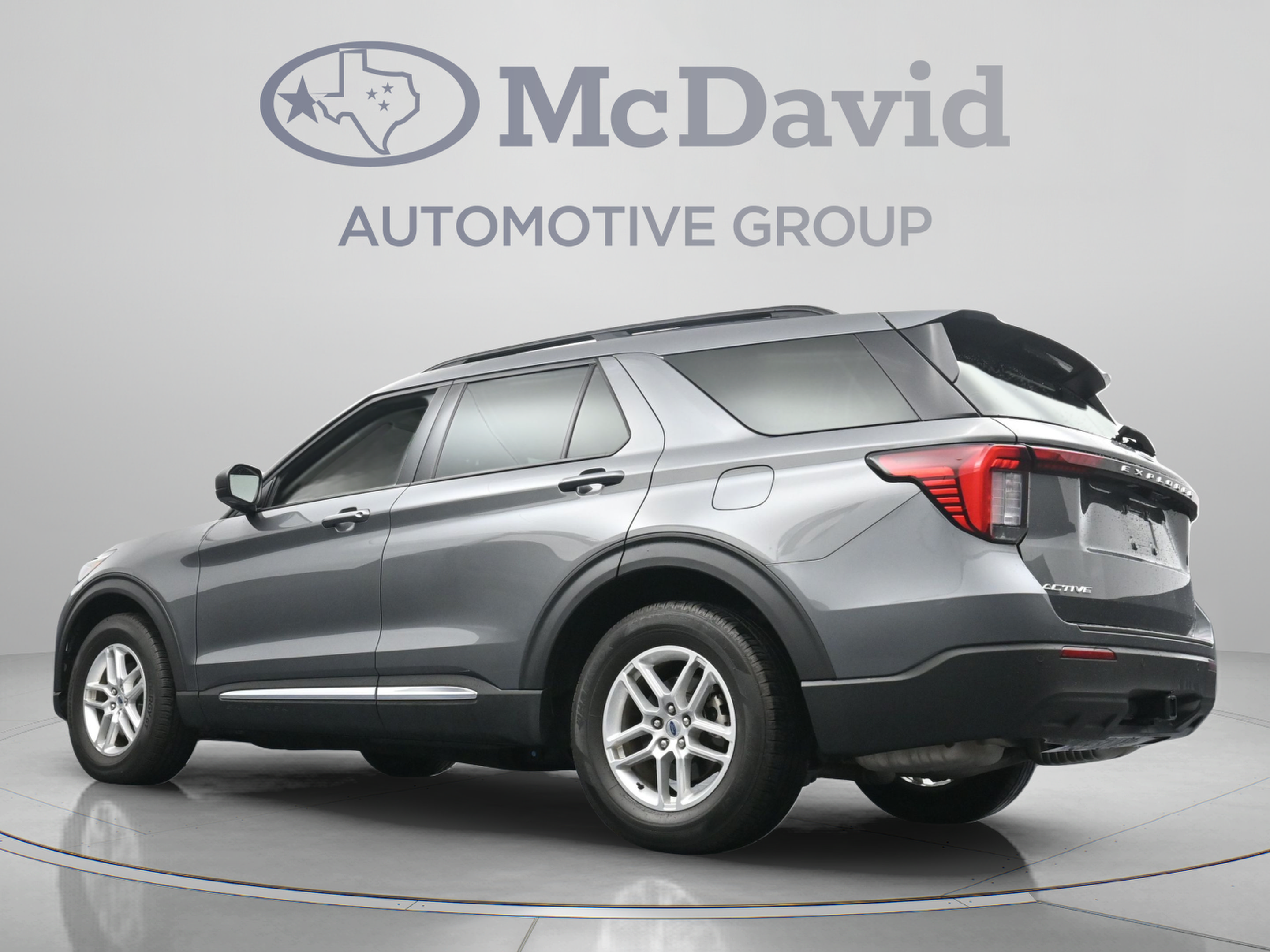 Used 2025 Ford Explorer Active RWD image 29