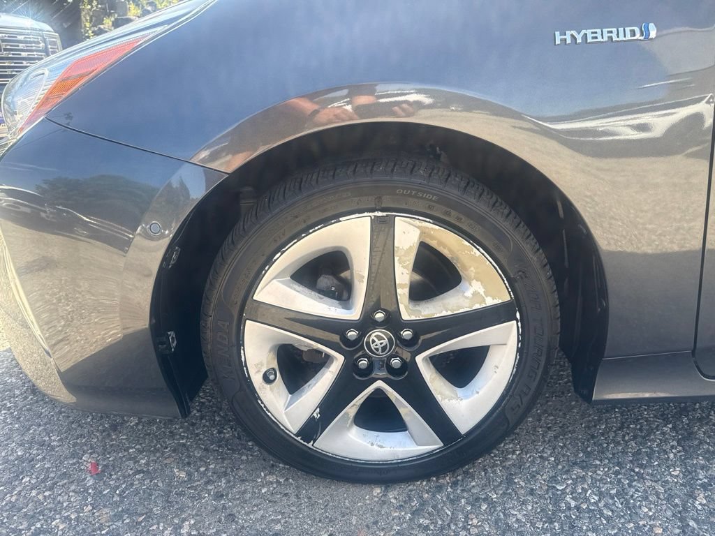 Used 2018 Toyota Prius Four Touring w/ Premium Convenience Package FWD image 11