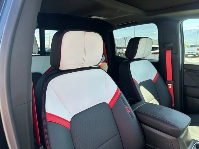 Certified 2025 GMC Canyon AT4 w/ AT4X Package AWD/4WD image 19