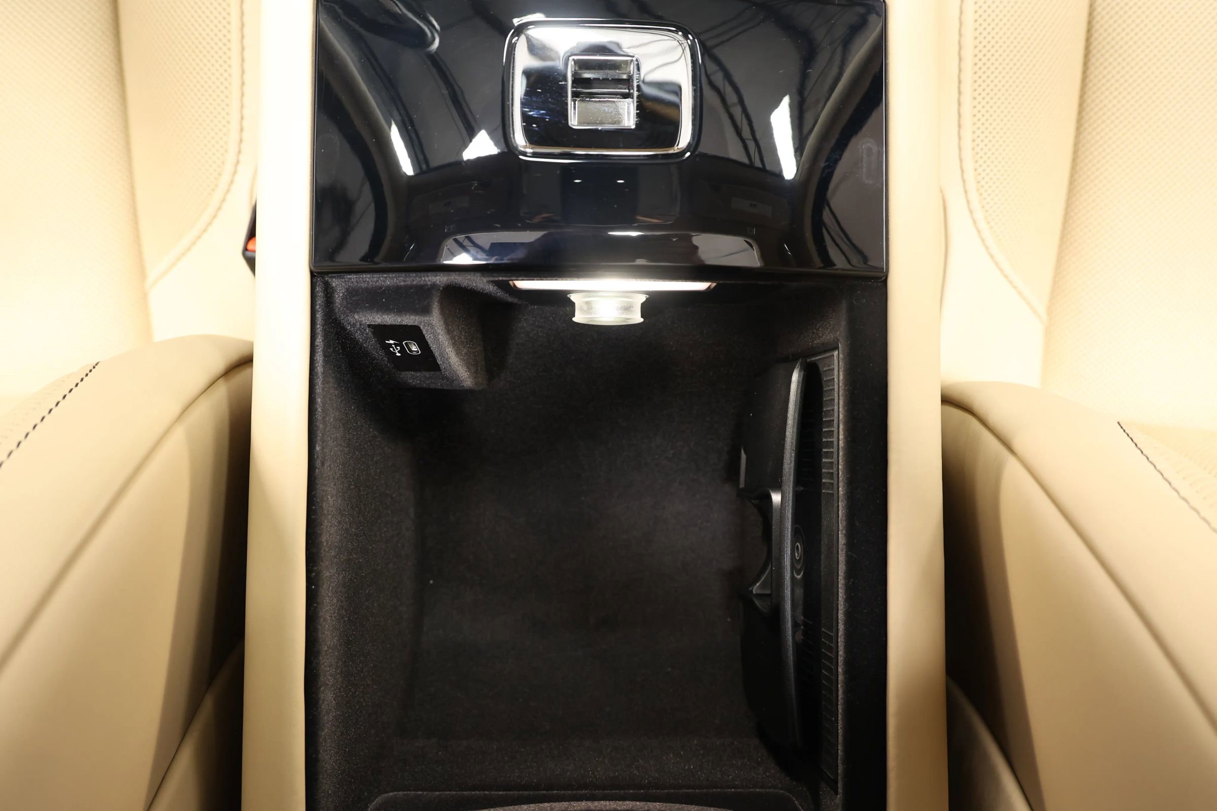 Used 2022 Rolls-Royce Ghost w/ Ghost Package image 49