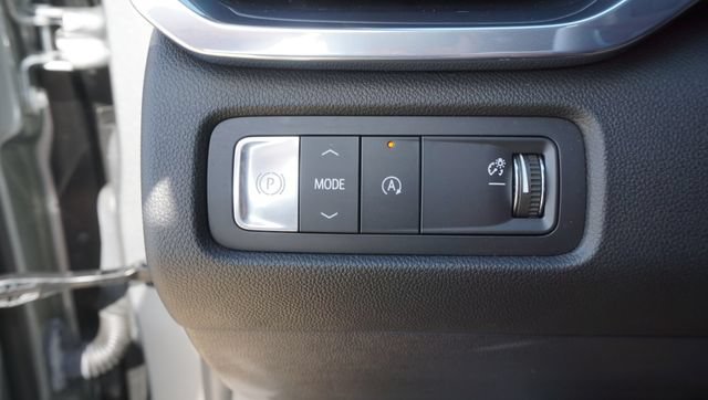 Certified 2026 GMC Acadia Elevation w/ Elevation Premium Package FWD image 20