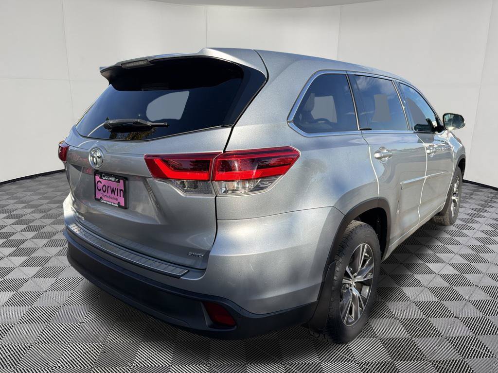 Used 2018 Toyota Highlander LE w/ Protection Package #3 AWD/4WD image 8
