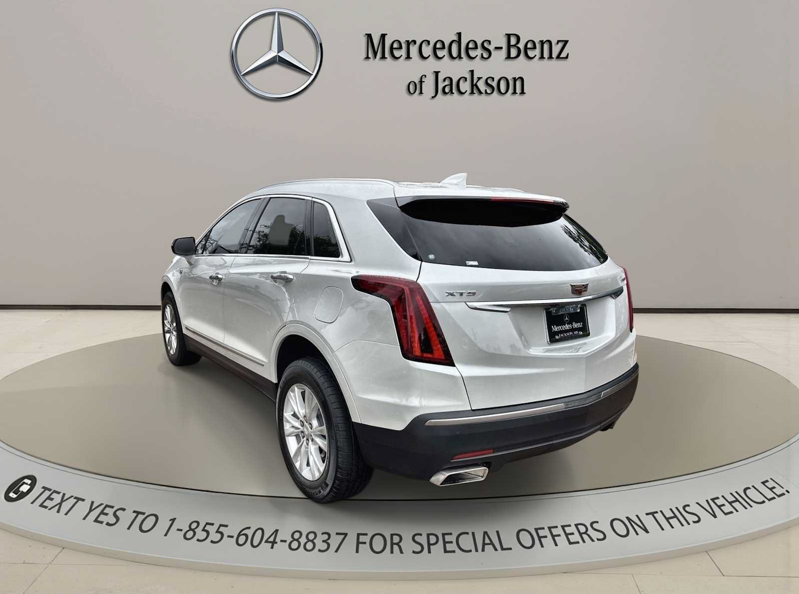 Used 2023 Cadillac XT5 Luxury FWD image 4