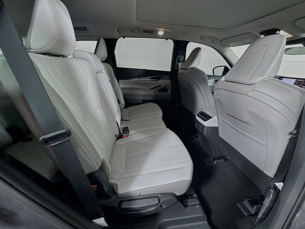 Certified 2026 INFINITI QX60 Luxe w/ Cargo Package FWD image 37