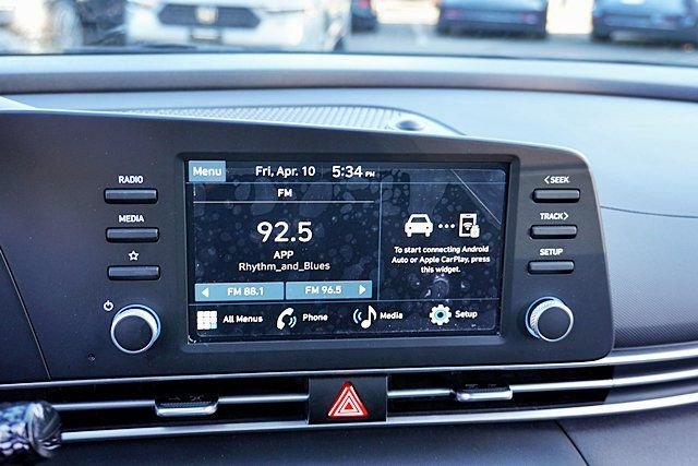 Certified 2025 Hyundai Elantra SE w/ Cargo Package image 23