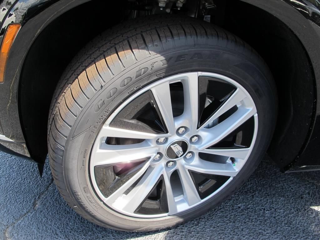 New 2027 Cadillac Vistiq Luxury w/ LPO, Floor Liner Package AWD/4WD image 26