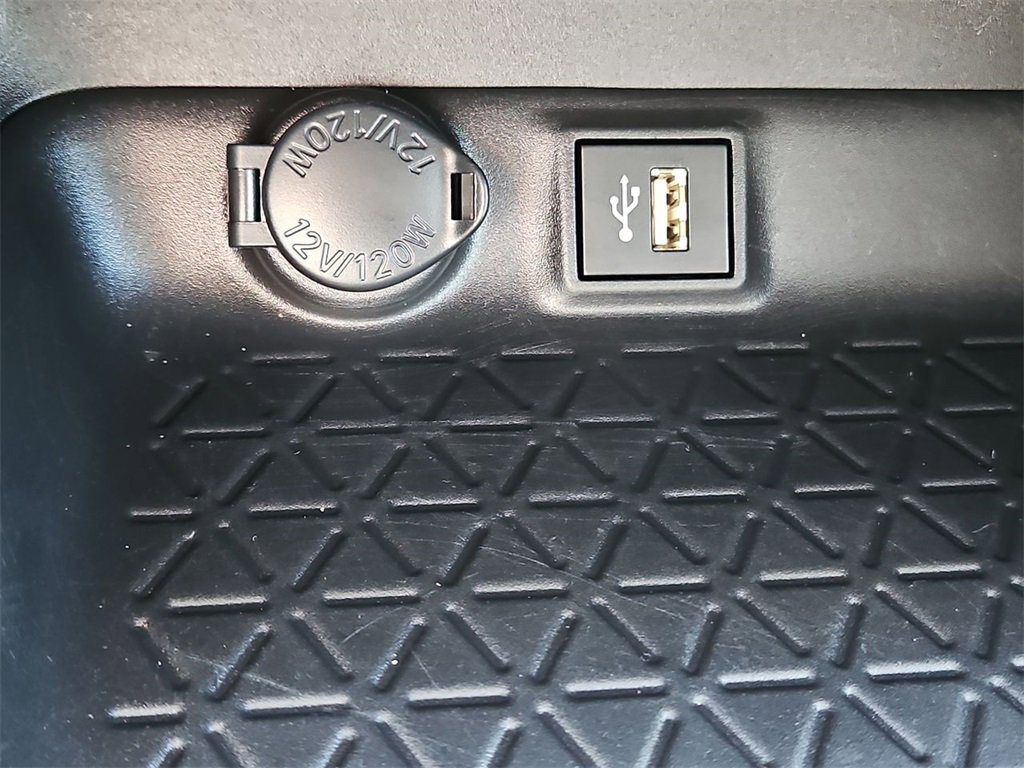 Used 2024 Toyota RAV4 LE image 33