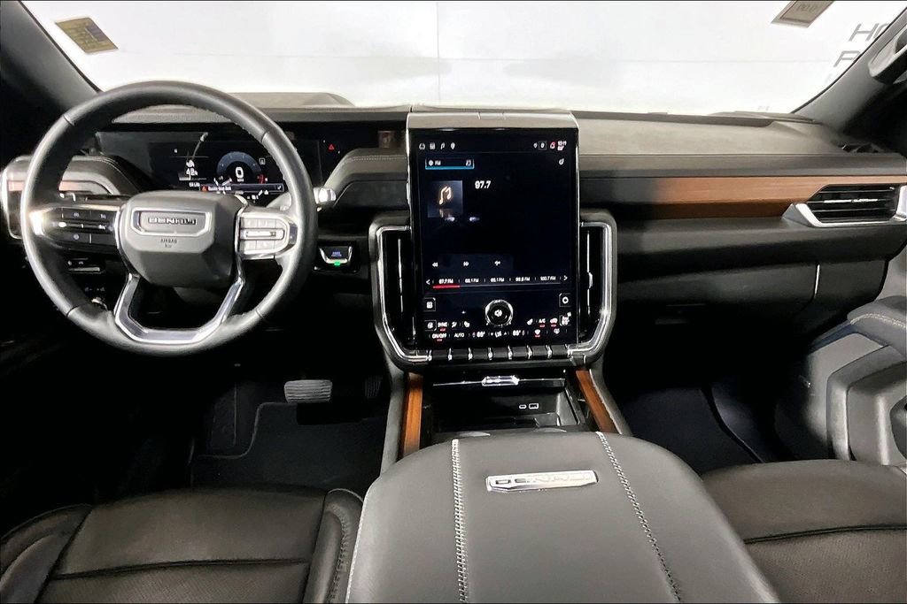 Used 2025 GMC Yukon Denali image 11