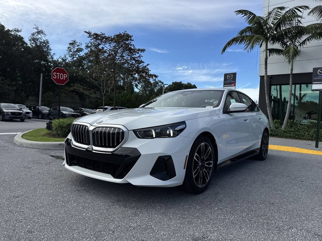 Used 2026 BMW 530i xDrive AWD/4WD image 31