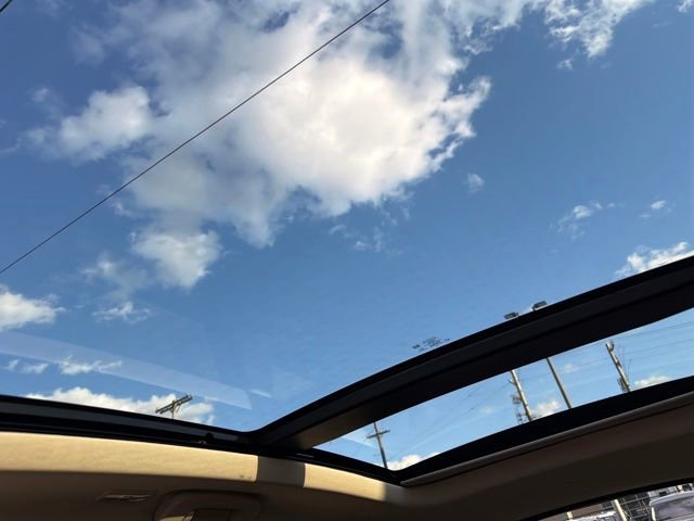 Used 2023 Lincoln Corsair Reserve w/ Equipment Group 201A image 26