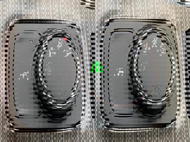 Certified 2022 GMC Acadia SLT w/ Technology Package image 20