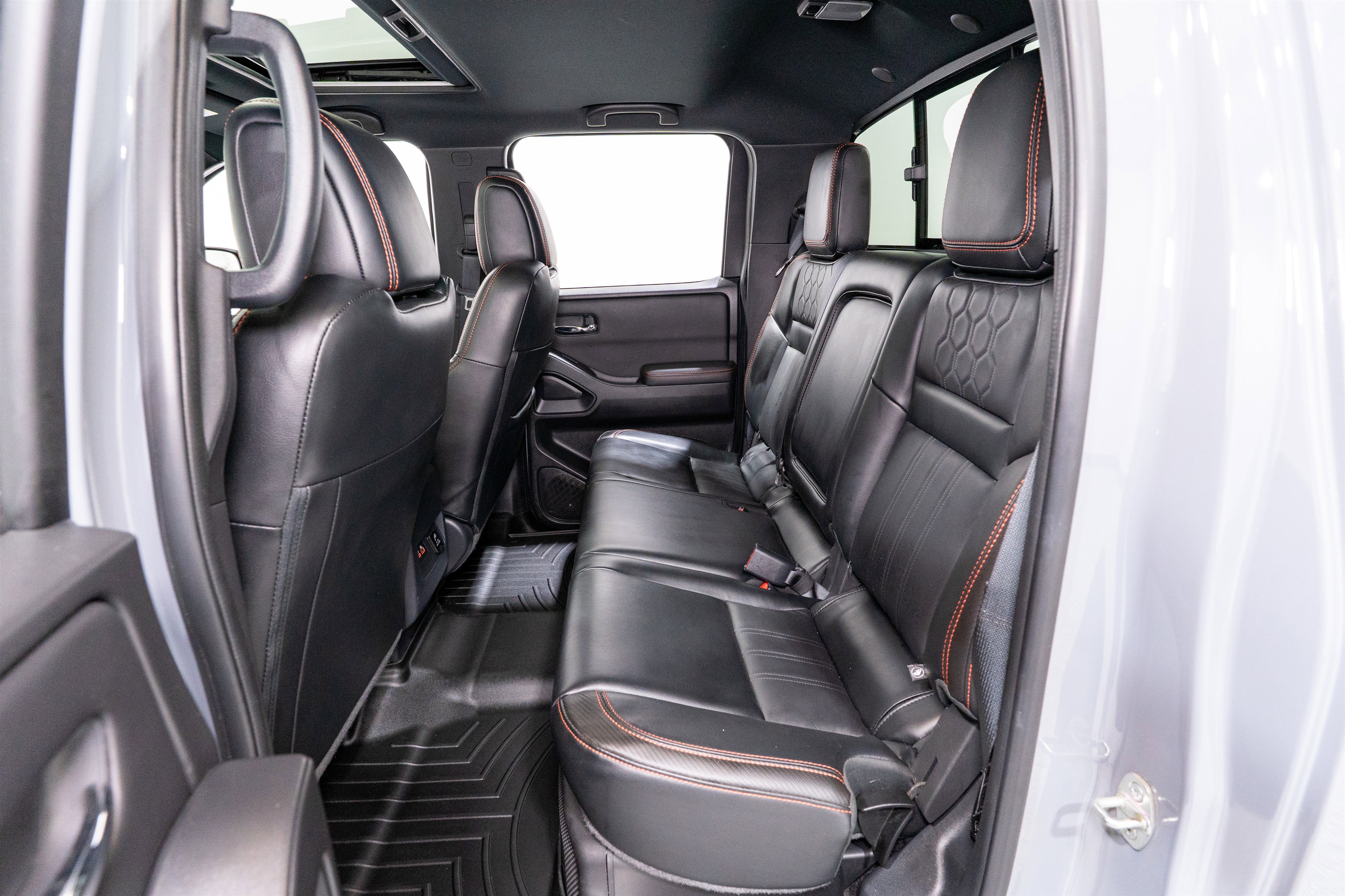 Used 2023 Nissan Frontier PRO-4X w/ Pro-4X Premium Package image 37