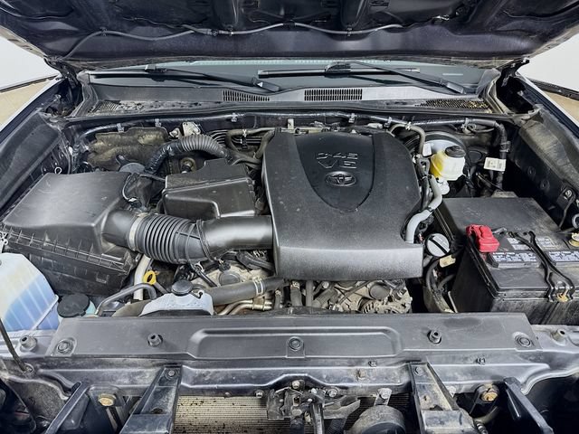 Used 2021 Toyota Tacoma SR5 AWD/4WD image 28