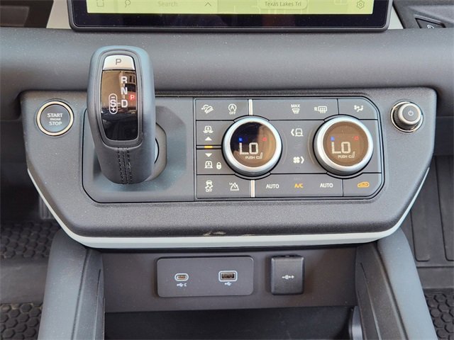 New 2024 Land Rover Defender 110 S image 18
