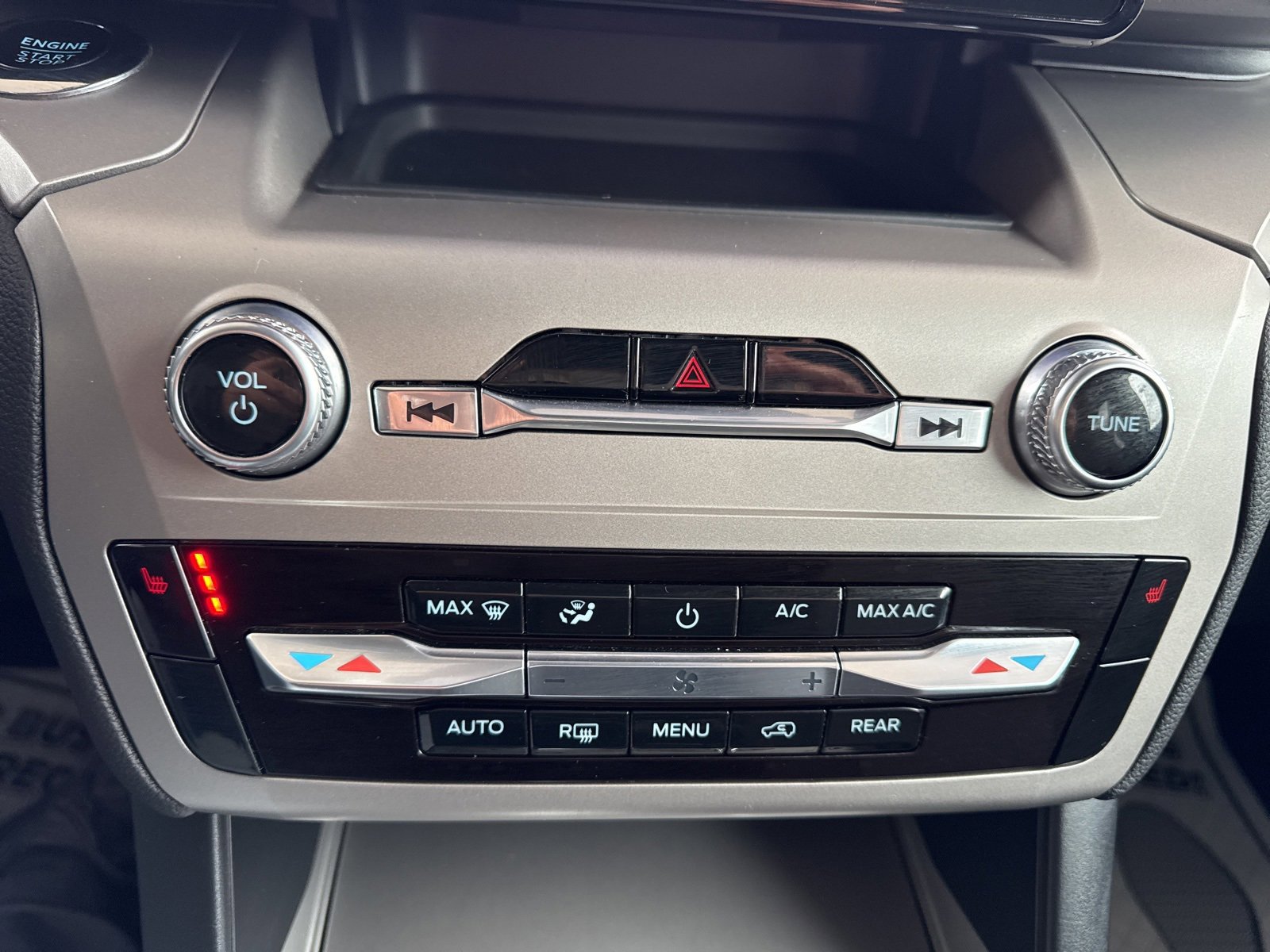 Certified 2023 Ford Explorer XLT image 29