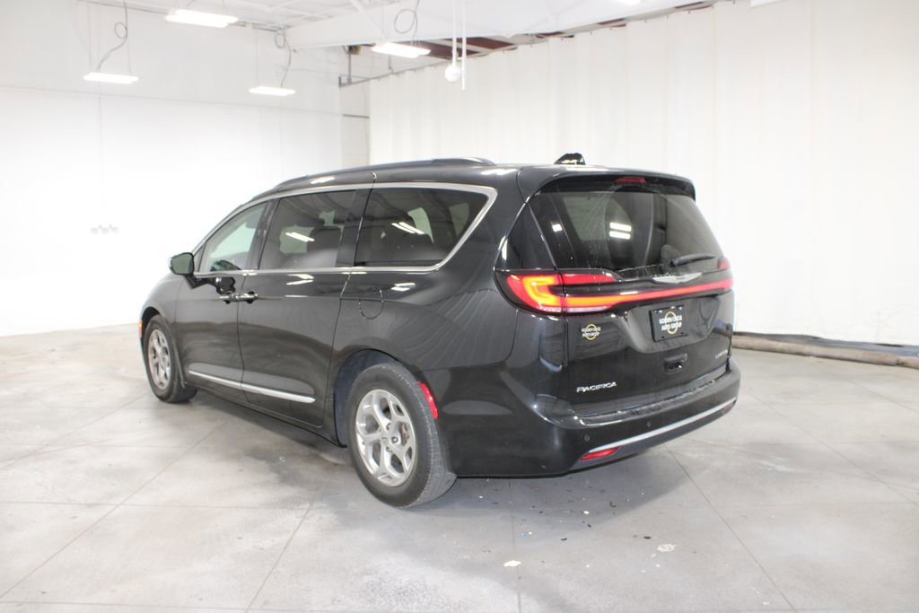 Used 2023 Chrysler Pacifica Limited FWD image 7