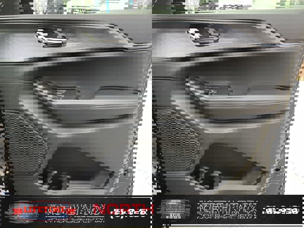 New 2025 Jeep Grand Cherokee Altitude image 29