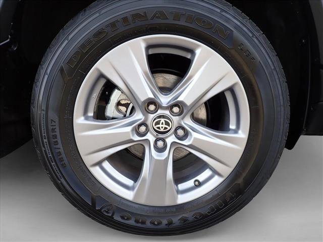 Used 2023 Toyota RAV4 XLE AWD/4WD image 7