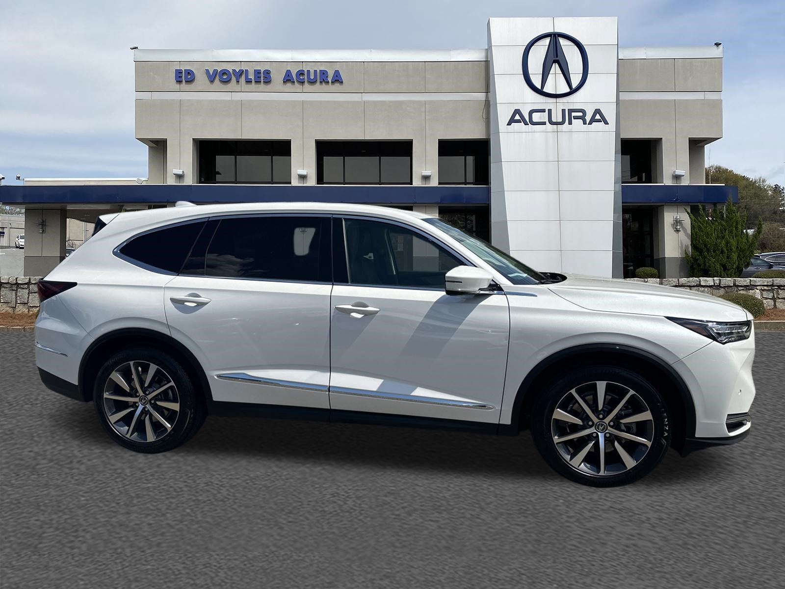 Certified 2026 Acura MDX w/ Technology Package FWD image 4