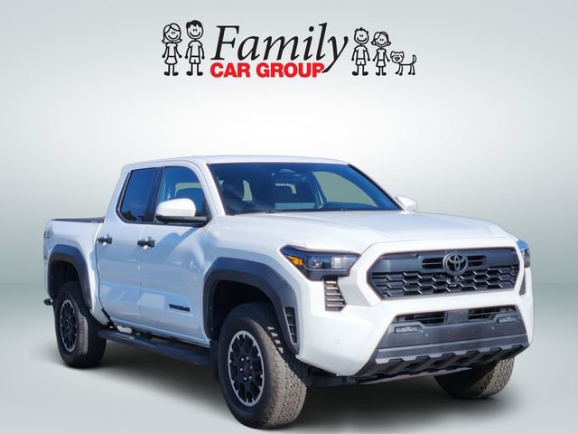 Used 2024 Toyota Tacoma TRD Off-Road w/ TRD Off Road Premium Package AWD/4WD image 2