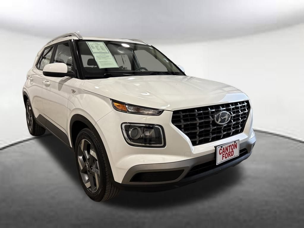 Used 2025 Hyundai Venue SEL image 7