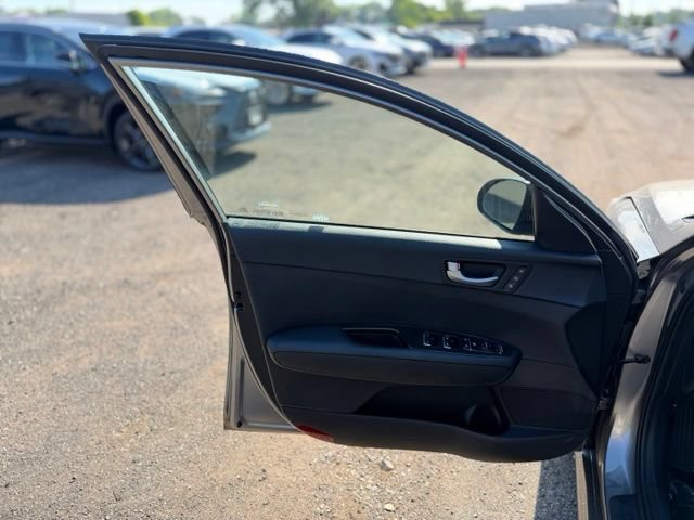 Used 2018 Kia Optima EX w/ Premium Package FWD image 11