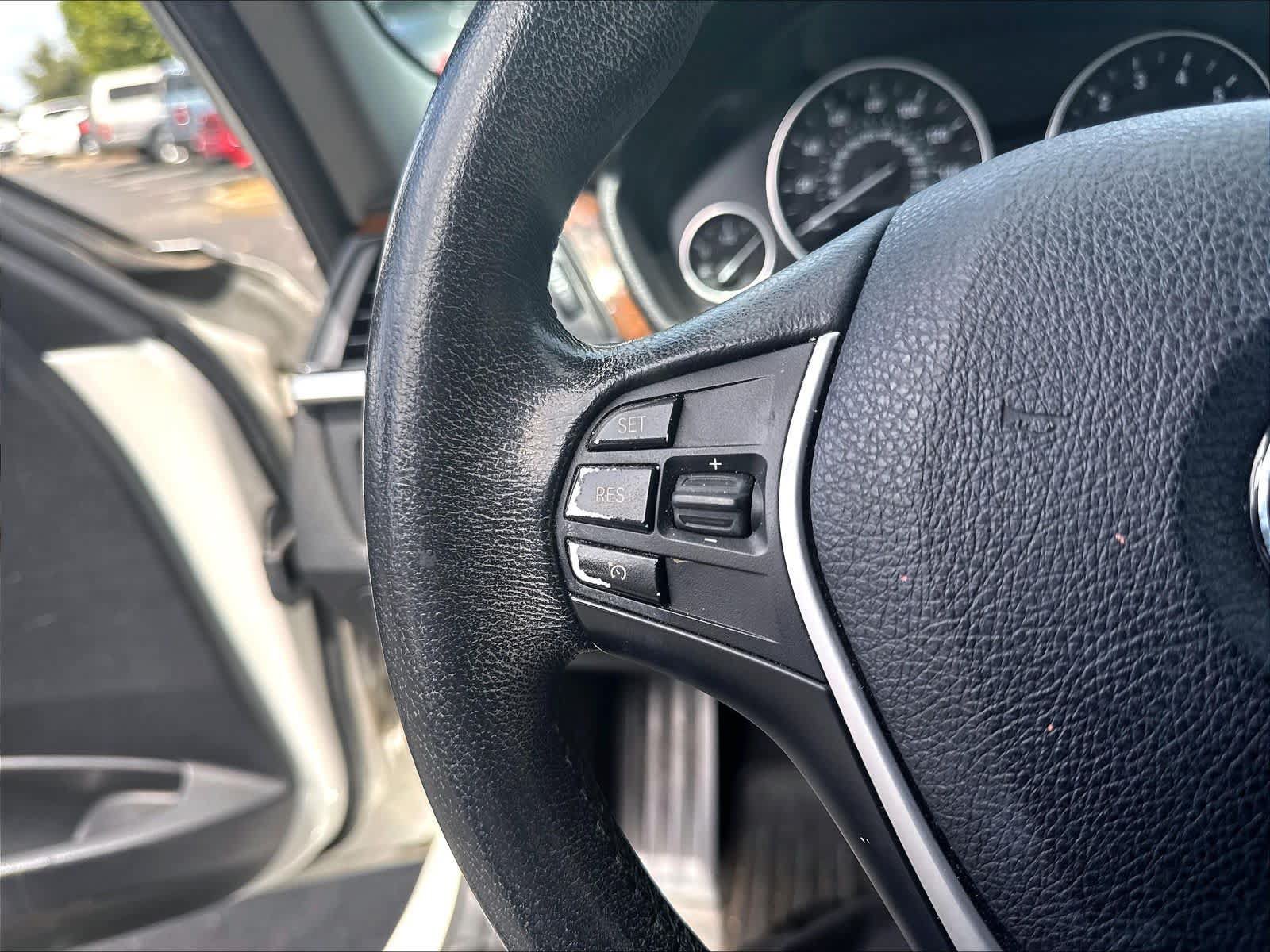 Used 2015 BMW 328i Sedan RWD image 13