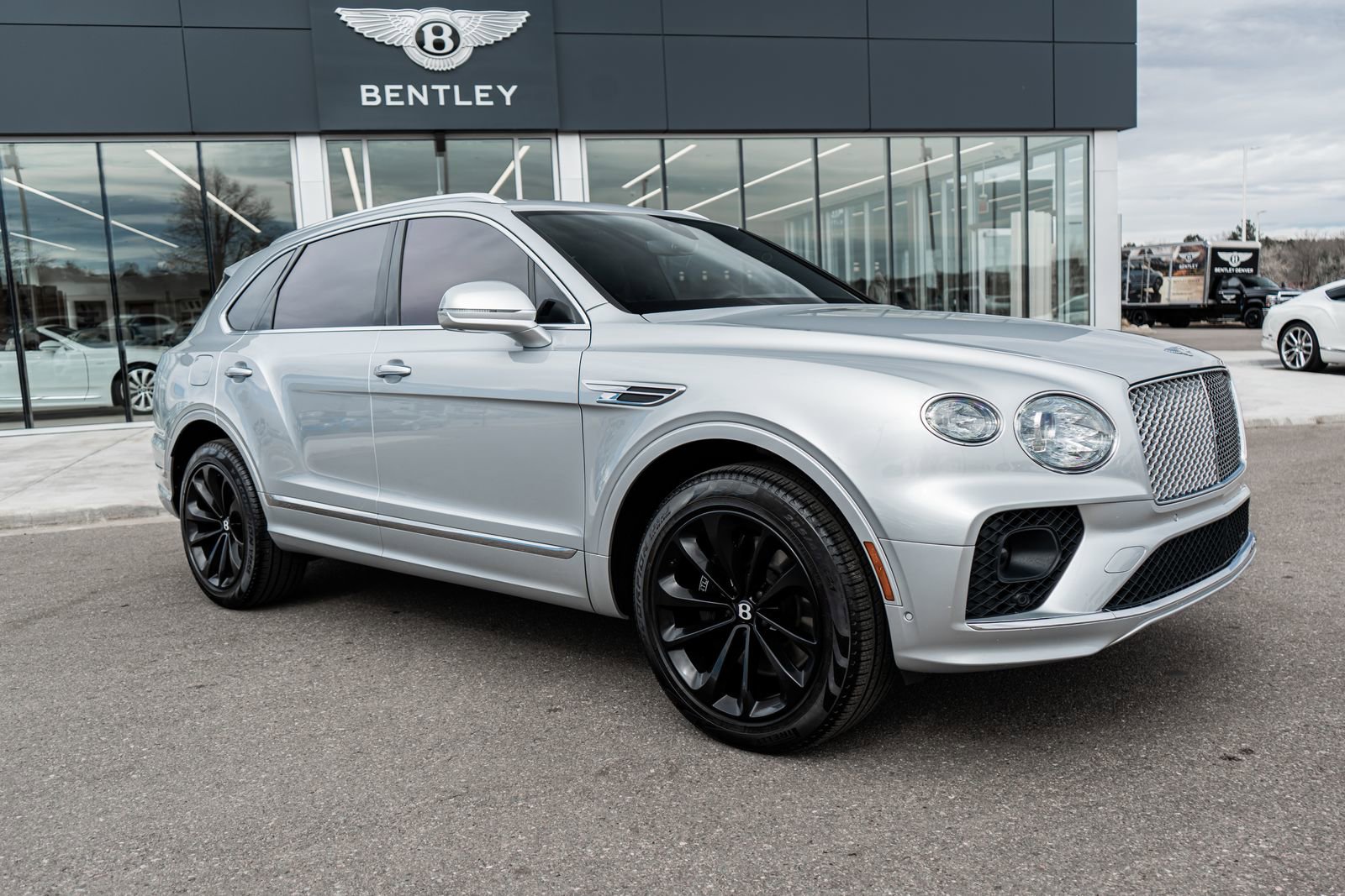 Used 2023 Bentley Bentayga image 18