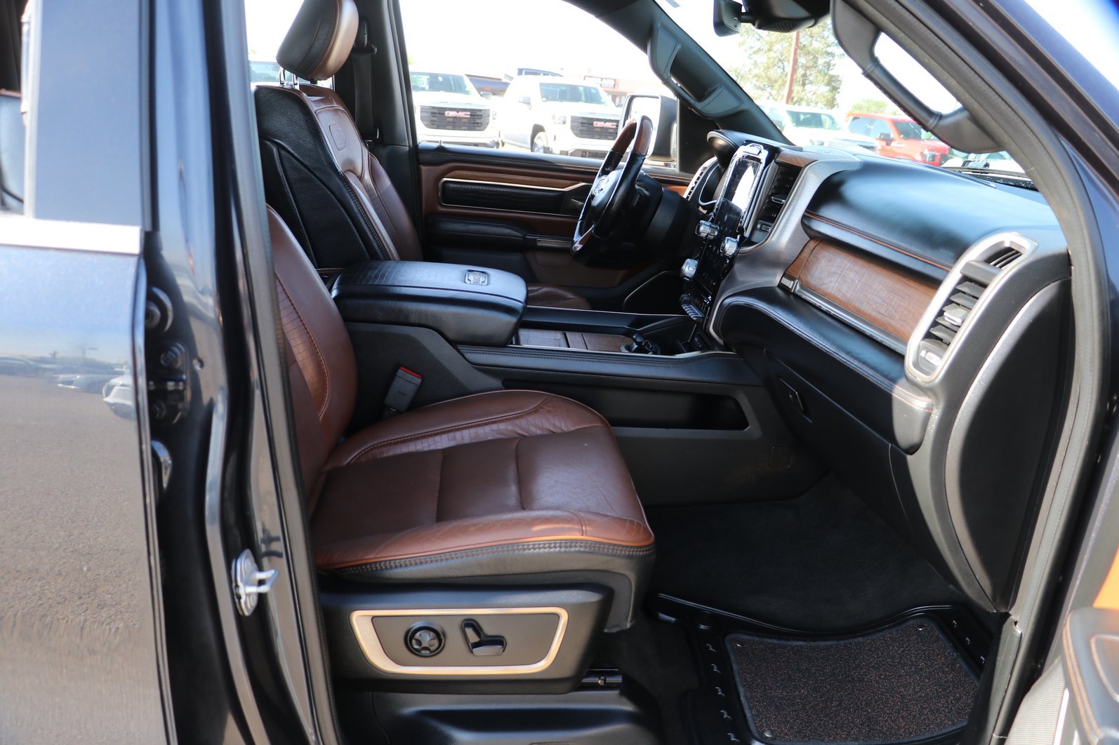 Used 2019 RAM 1500 Limited AWD/4WD image 34