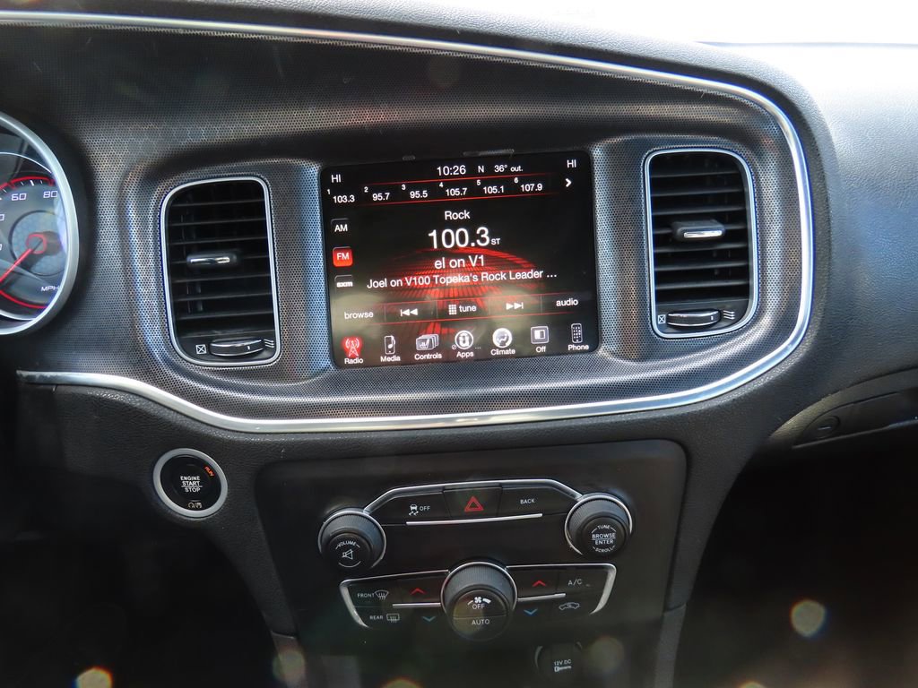 Used 2016 Dodge Charger SXT image 24