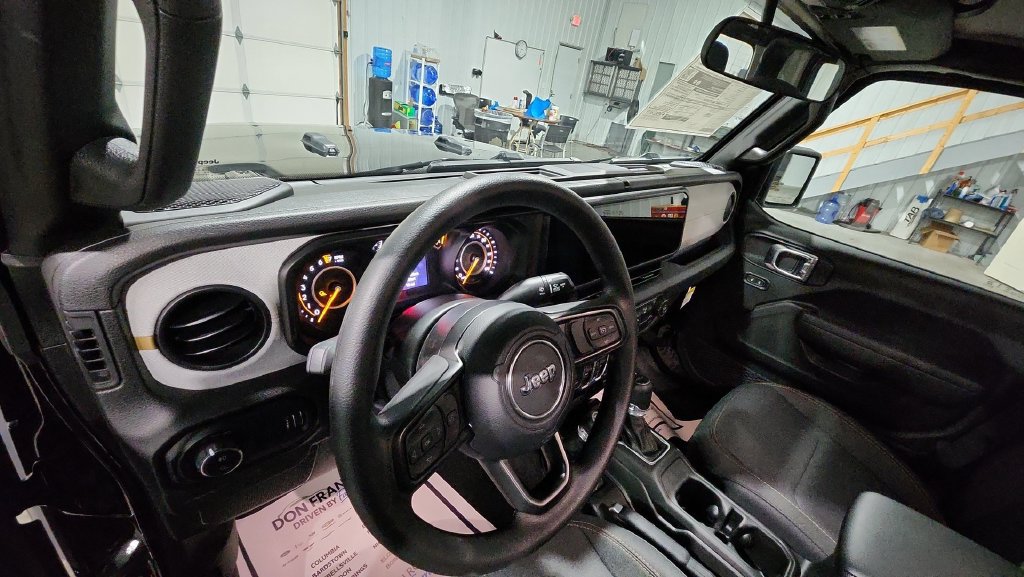 New 2026 Jeep Gladiator Sport AWD/4WD image 10